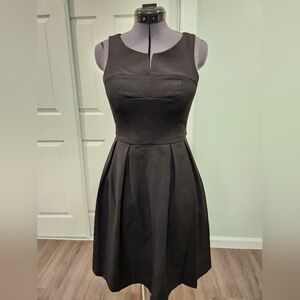 White House Black Market Top Stitch Black Dress size 0P - has pockets